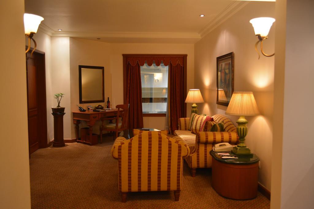 ดิ ออร์คิด Hotel มุมไบ ภายนอก รูปภาพ A suite at the Taj Mahal Palace