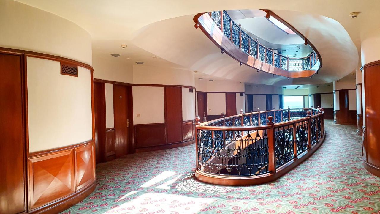 ดิ ออร์คิด Hotel มุมไบ ภายนอก รูปภาพ Interior of the hotel